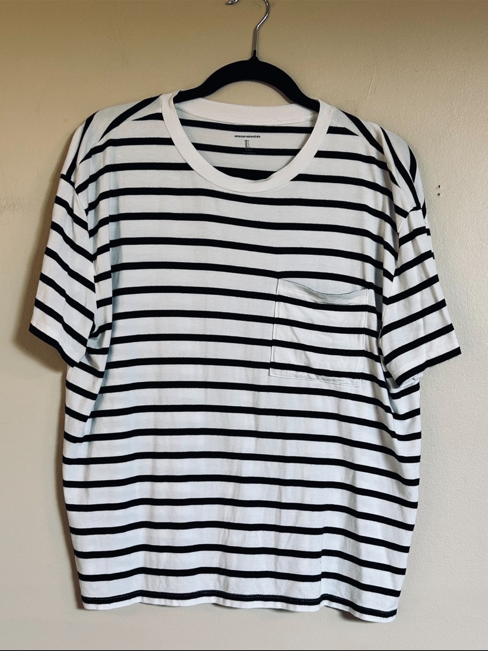 Amazon Essentials Women’s L Black & White Striped Pocket T-Shirt
